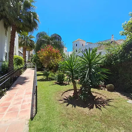 2 Bed With Pool Views *