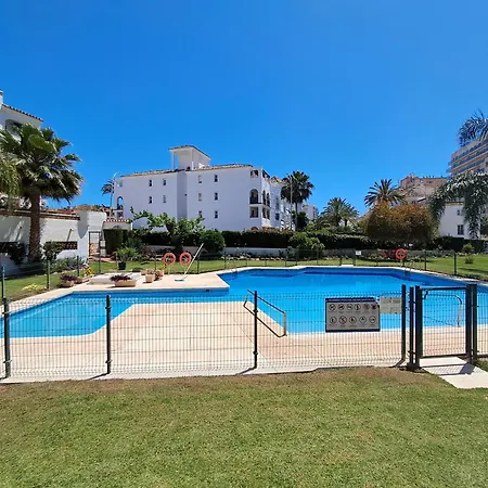 2 Bed With Pool Views Benalmadena