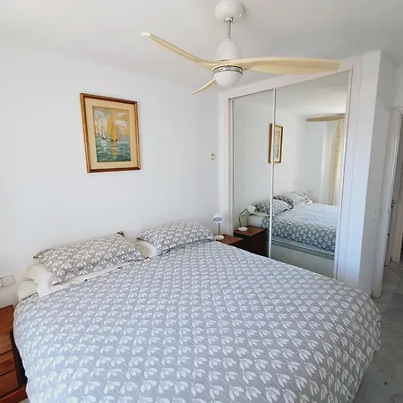Апартаменты 2 Bed With Pool Views Бенальмадена
