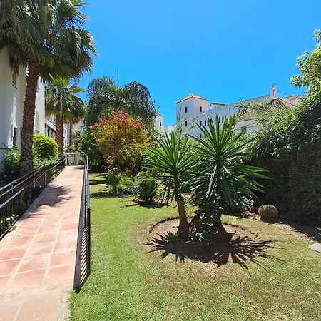 2 Bed With Pool Views *