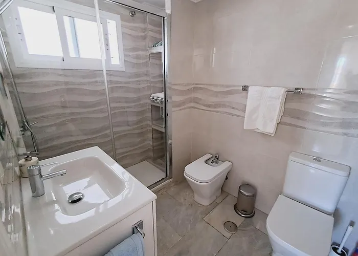 2 Bed With Pool Views Benalmádena