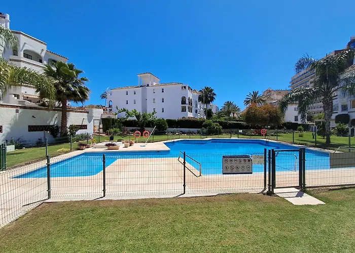 2 Bed With Pool Views Benalmádena